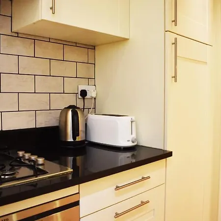The Ross 2 Bedroom Apartment In Historic Abbey Fort Augustus Exterior photo